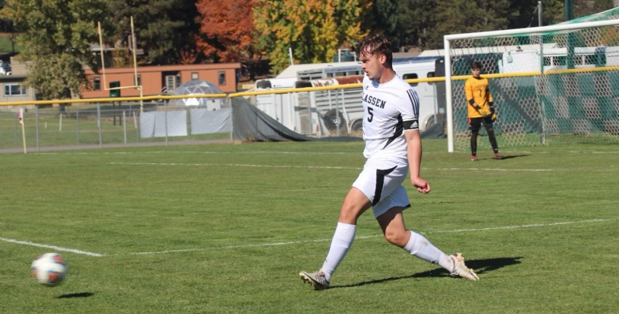 Lassen defeated by Feather River